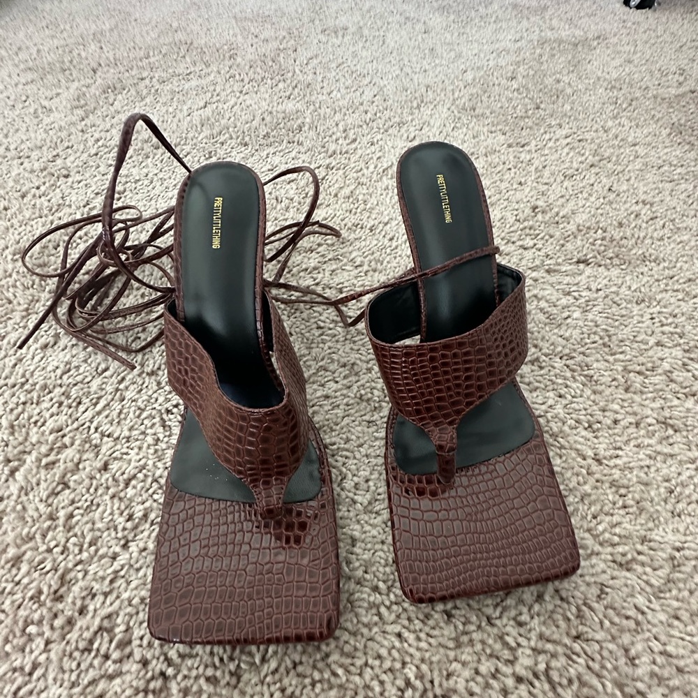 NEW PRETTY LITTLE THING Faux Croc heel sandal size 10 - Picture 2 of 6
